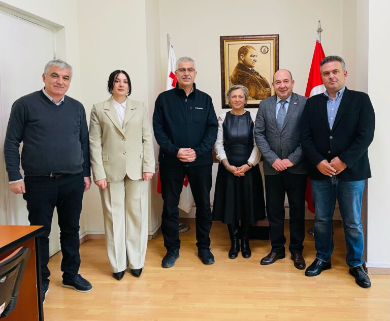 T.C. Tiflis Büyükelçiliği Eğitim Müşaviri, Sayın Ercan Gülsuyu görev süresinin dolması sebebiyle Derneğimize veda ziyaretinde bulundu